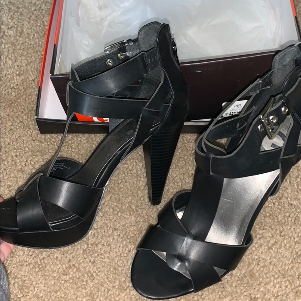guess black strap heels